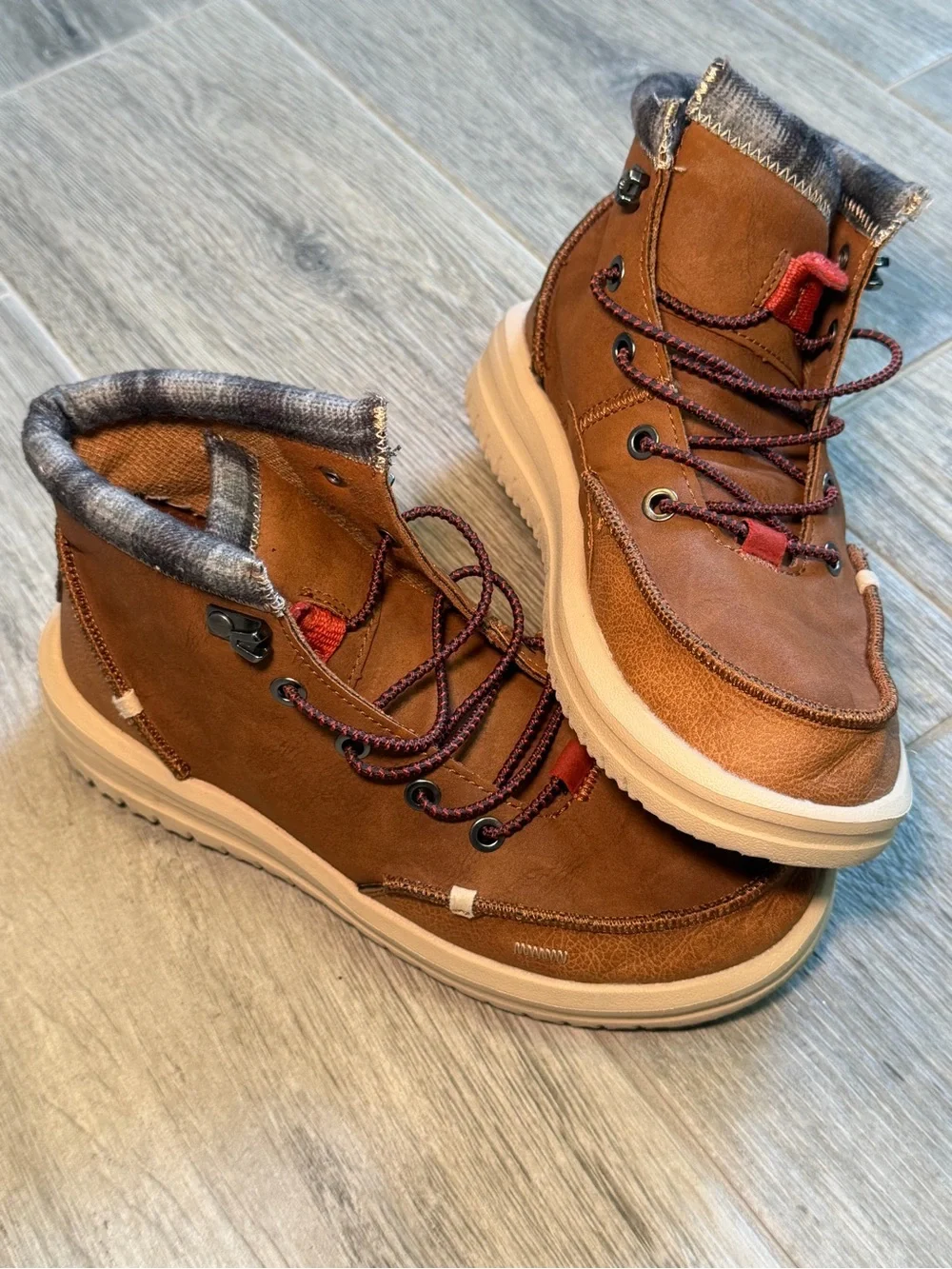 Hey Dude Bradley Classic Youth Size 6 Cognac Brown Boots